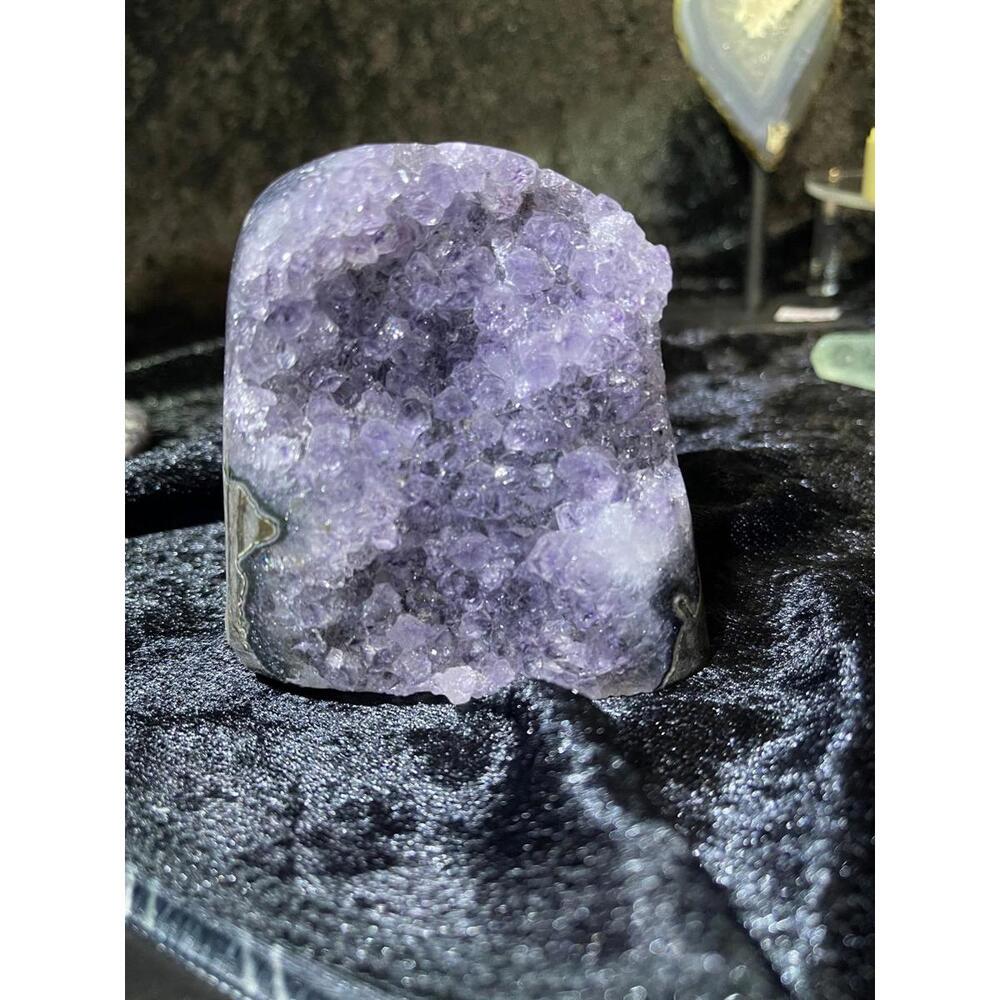 Sugary Amethyst Dendritic Cutbase